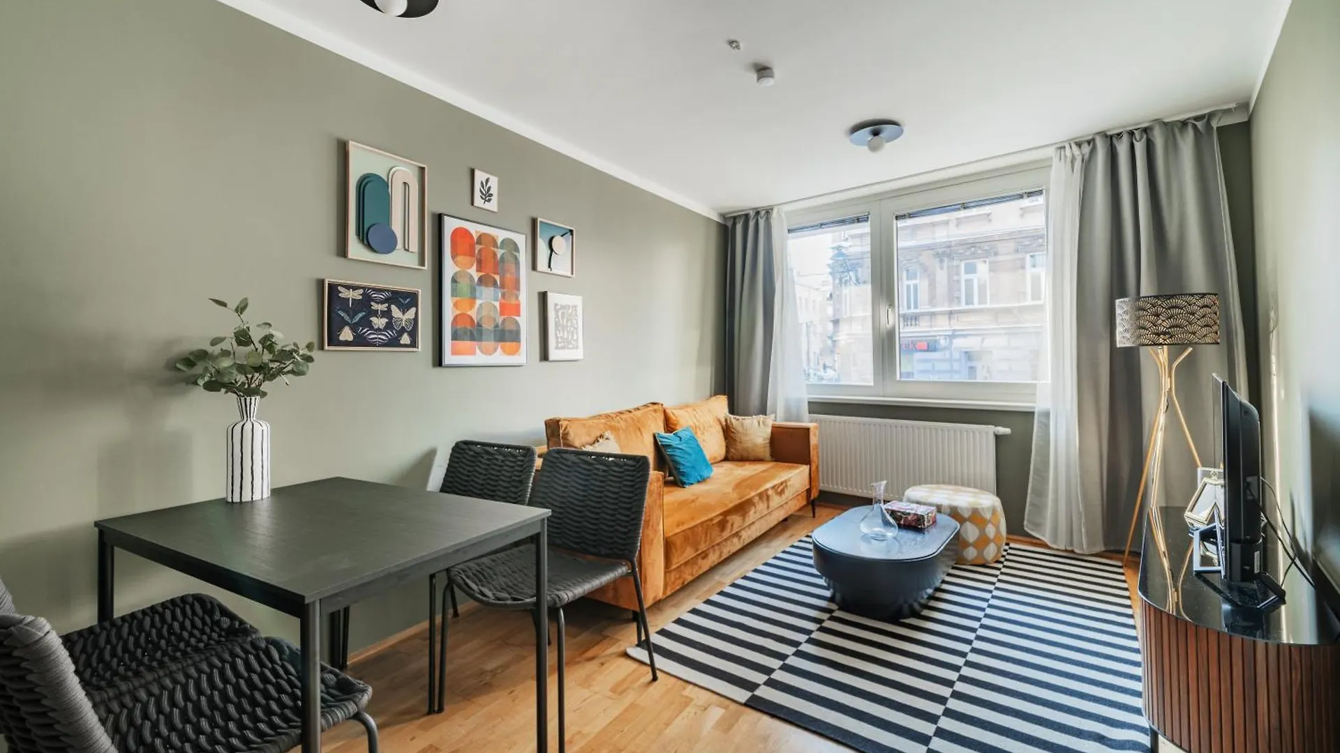 Modern Living Apartments Vienna, 15 Min To Center 0*, Viena
