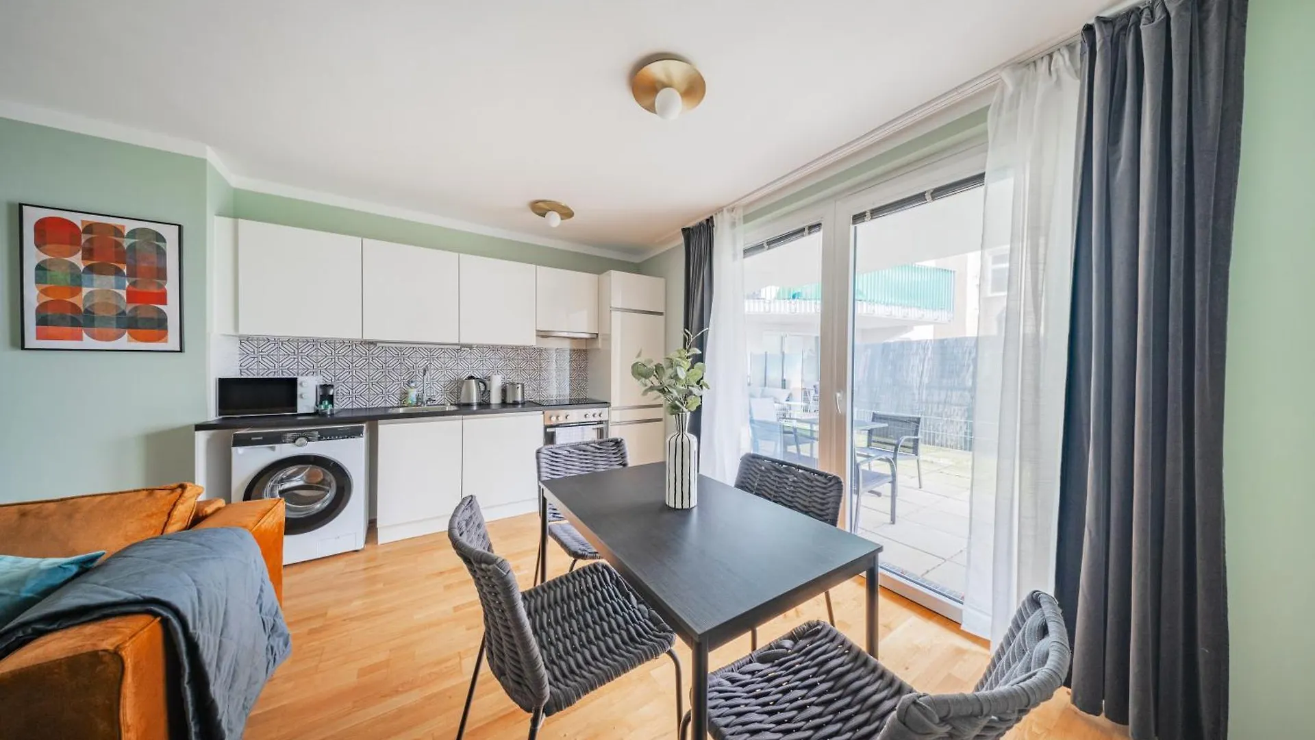 Modern Living Apartments Vienna, 15 Min To Center location